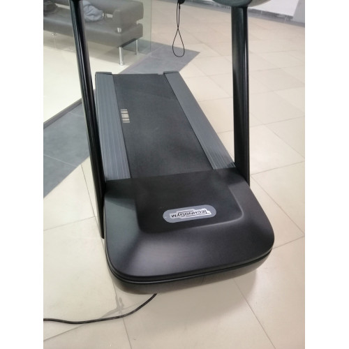 Бігова доріжка  Technogym Jog 700 (Б/У) - фото №2
